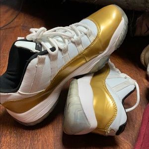 Jordan gold 11s low